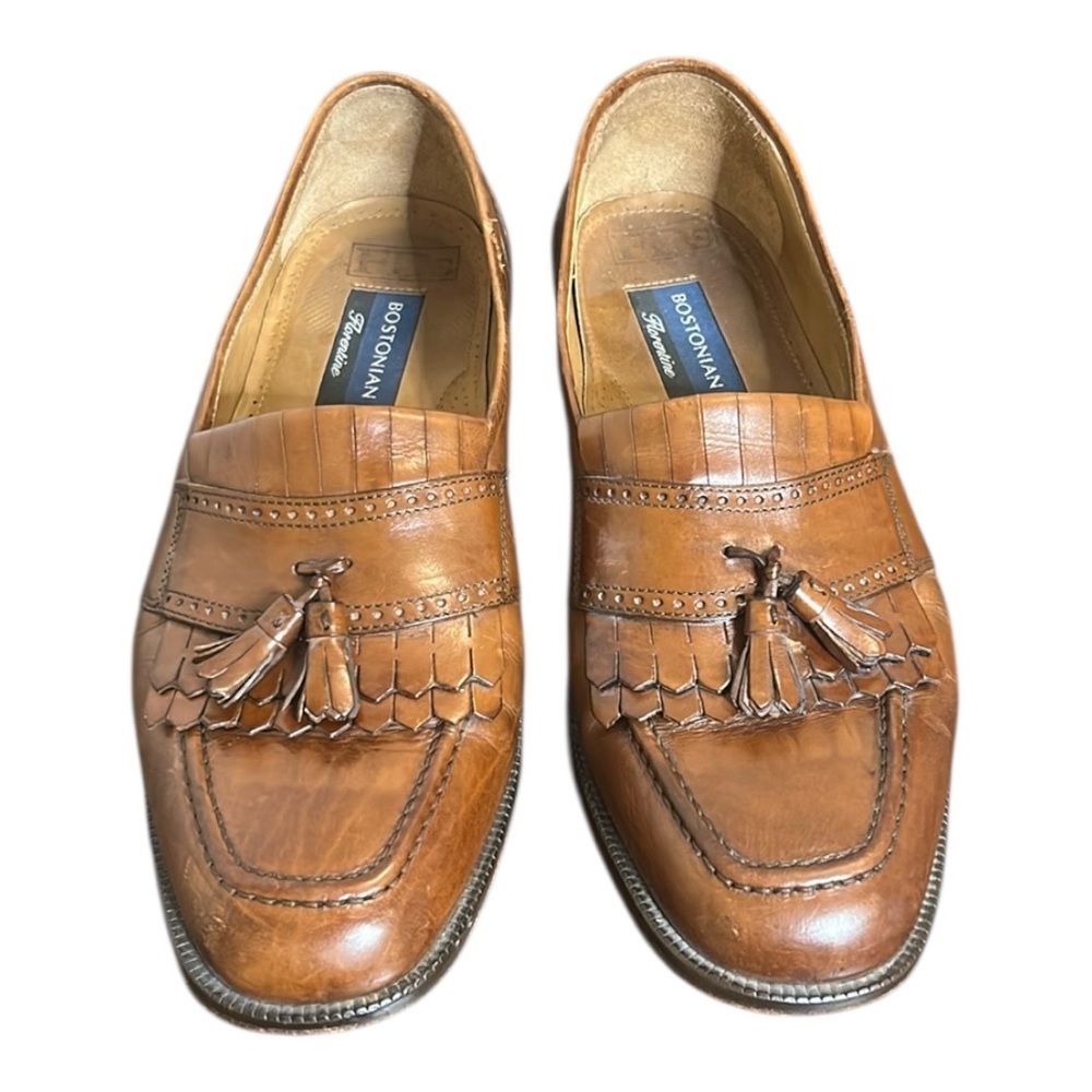 Vintage Bostonian Florentine Leather
Fringe Tasseled Moc Toe Loafers Italy